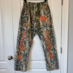 L FALLING IN REVERSE Camo Jogger Pants with Bright Orange Graphic